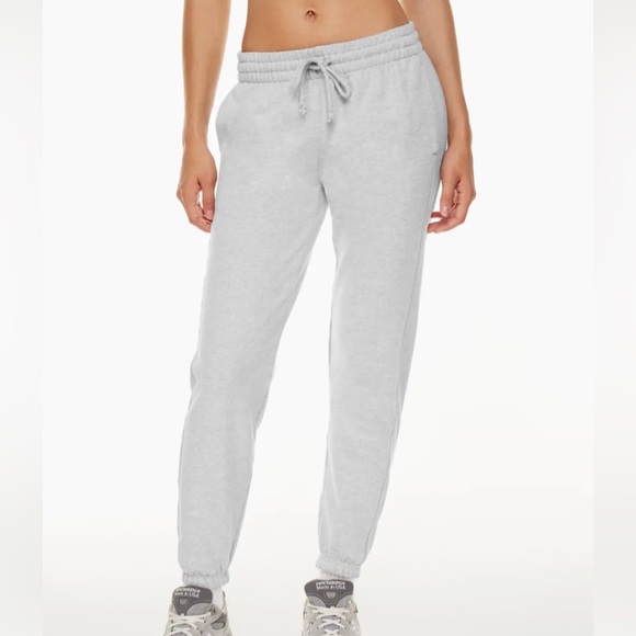 TNA Aritzia Extra Fleece Boyfriend Sweatpant | Small | Whisper White - Picture 9 of 11